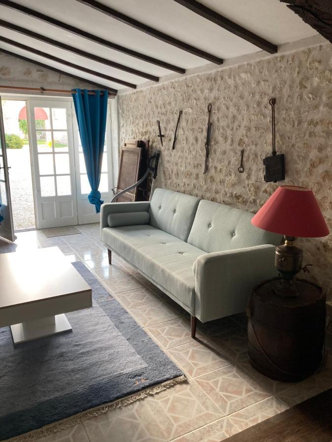 Chateau De Feusse Apartment