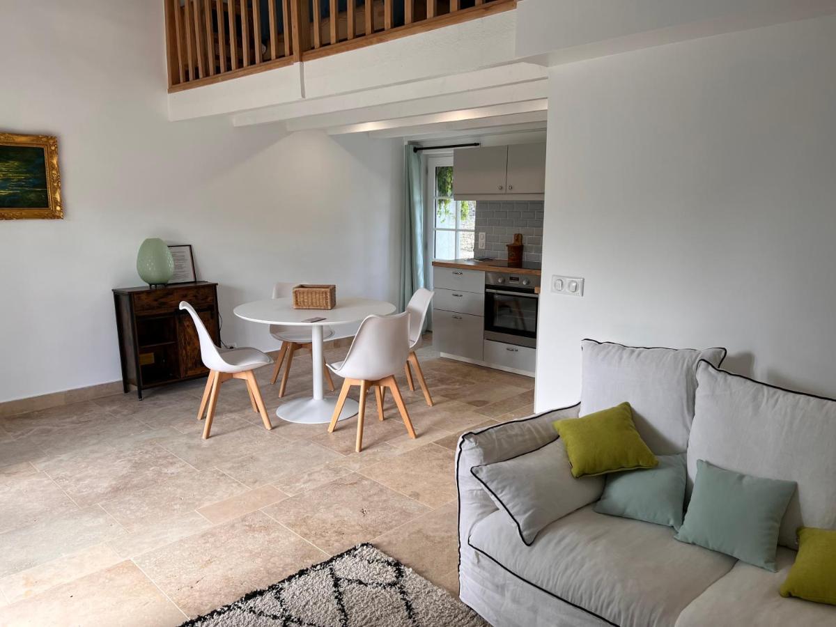 Chateau De Feusse Apartment Saint-Just-Luzac